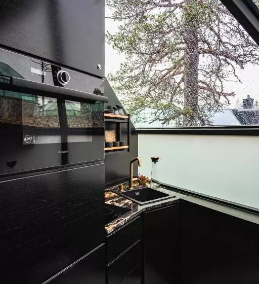 Golden Crown Levin Iglut