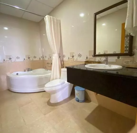 Linh Phuong 8 Hotel   24 Hours Stay