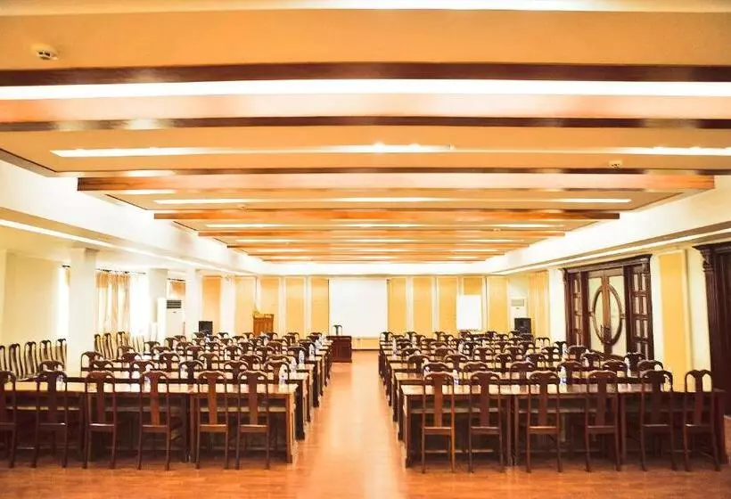Linh Phuong 8 Hotel   24 Hours Stay