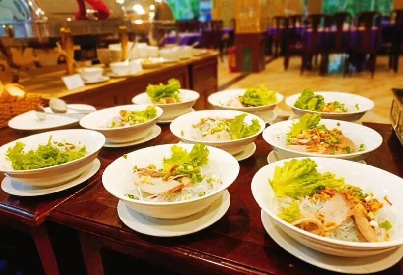 Linh Phuong 8 Hotel   24 Hours Stay