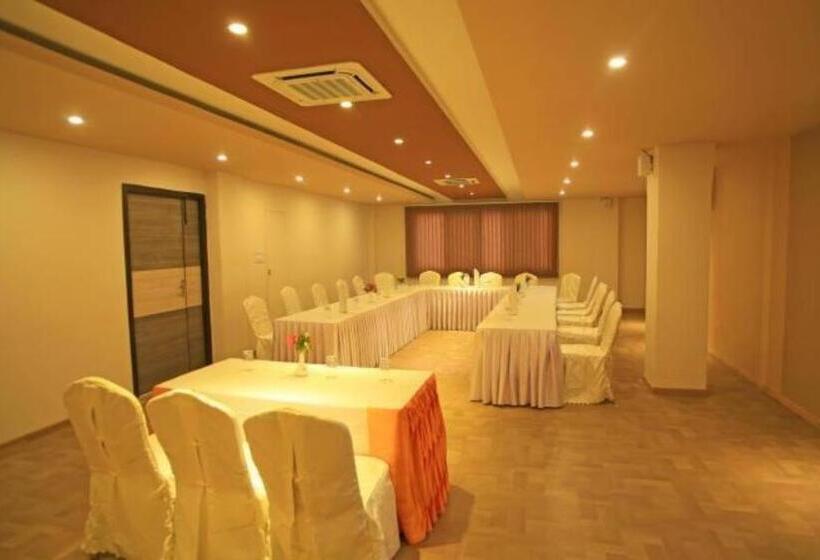 هتل Mirage Regency