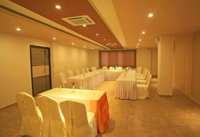 هتل Mirage Regency