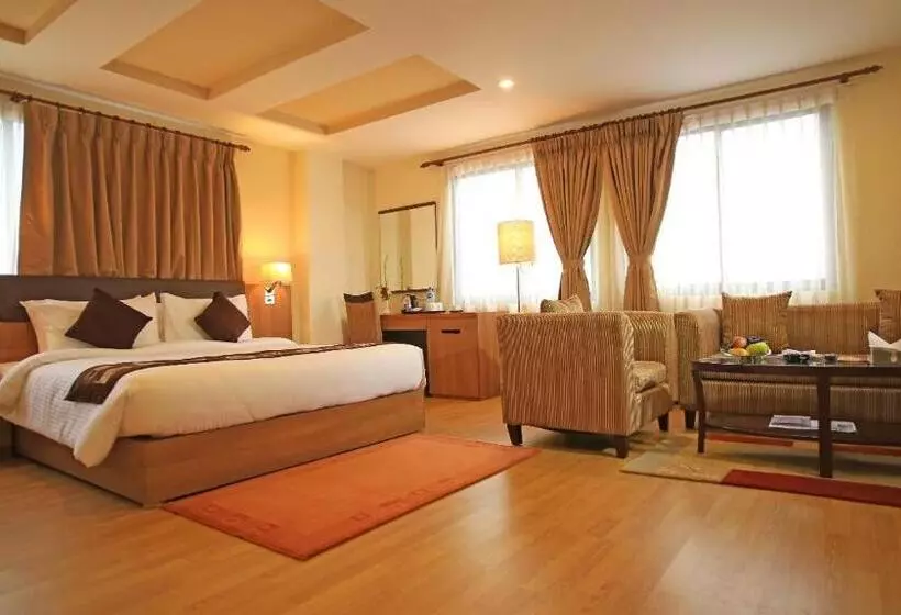 هتل Mirage Regency