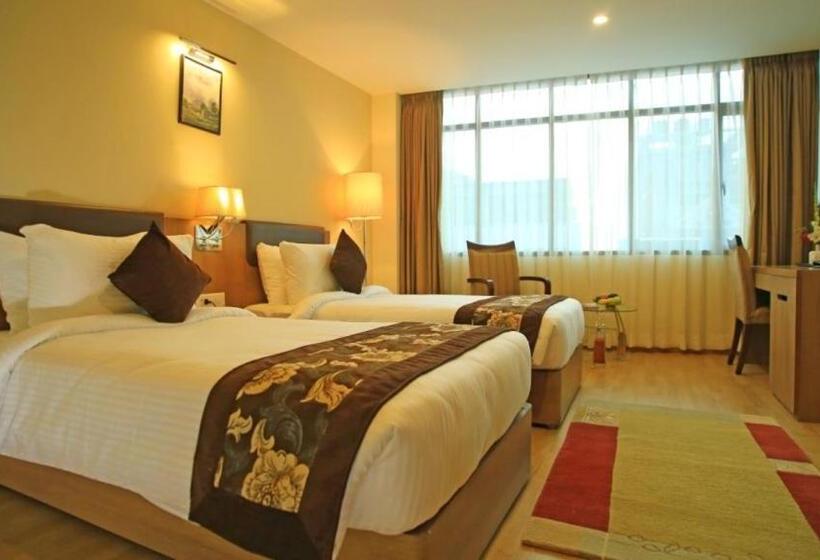 هتل Mirage Regency