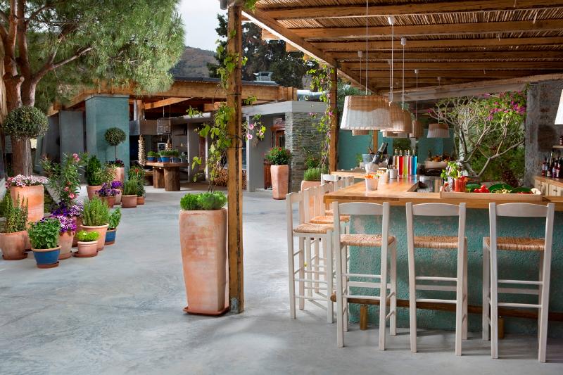 فندق Out Of The Blue Resort & Spa