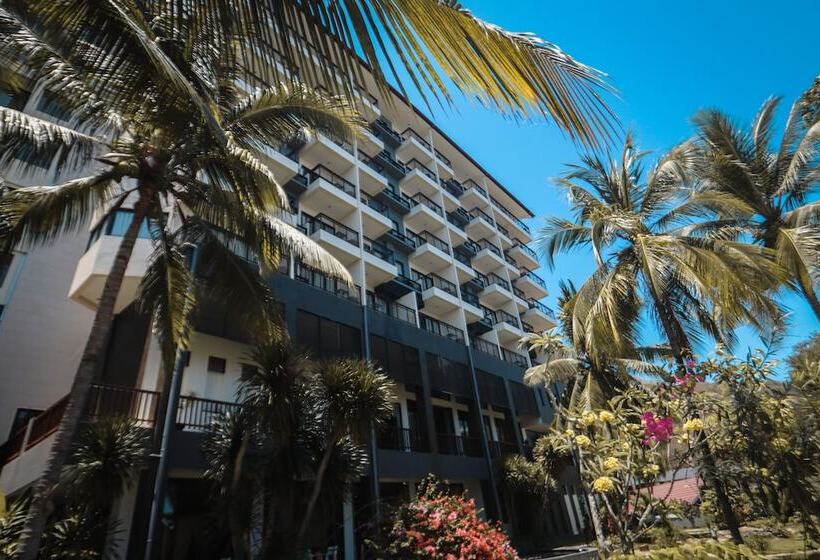 La Prima Hotel Flores