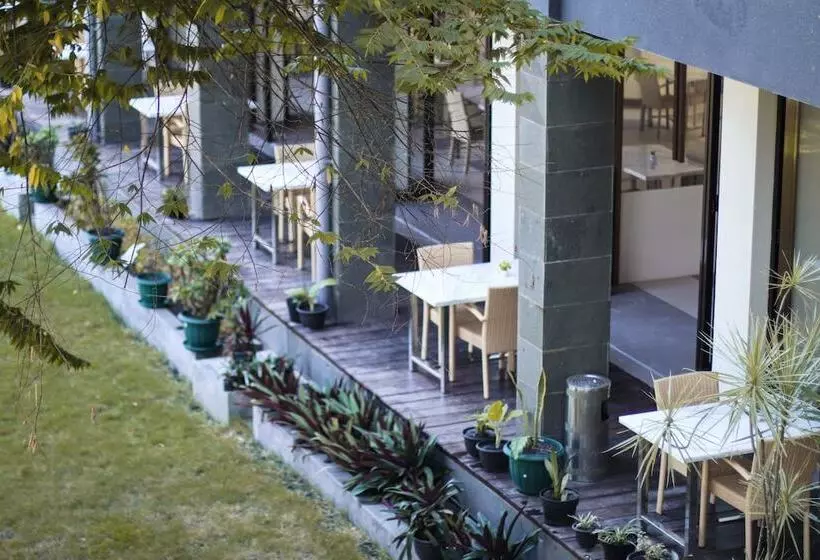 La Prima Hotel Flores