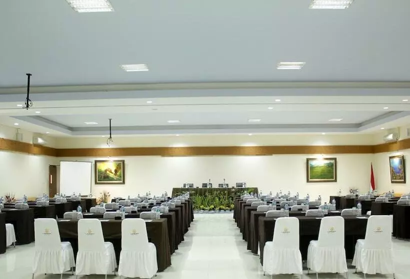 La Prima Hotel Flores