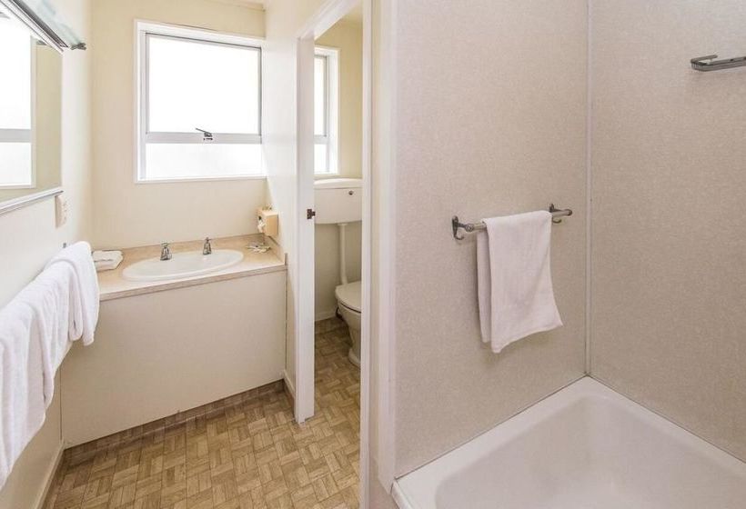 فندق على الطريق Econo Lodge Wanganui