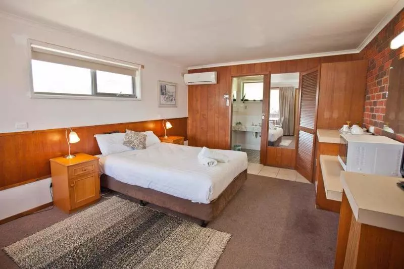 汽车旅馆  Southern Ocean Motor Inn