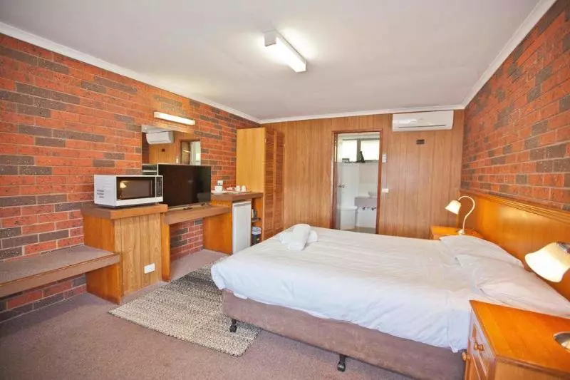 汽车旅馆  Southern Ocean Motor Inn