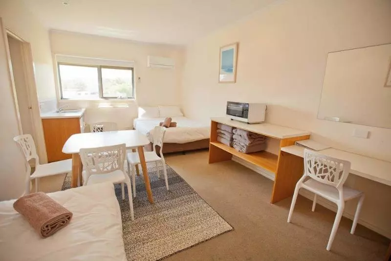 汽车旅馆  Southern Ocean Motor Inn