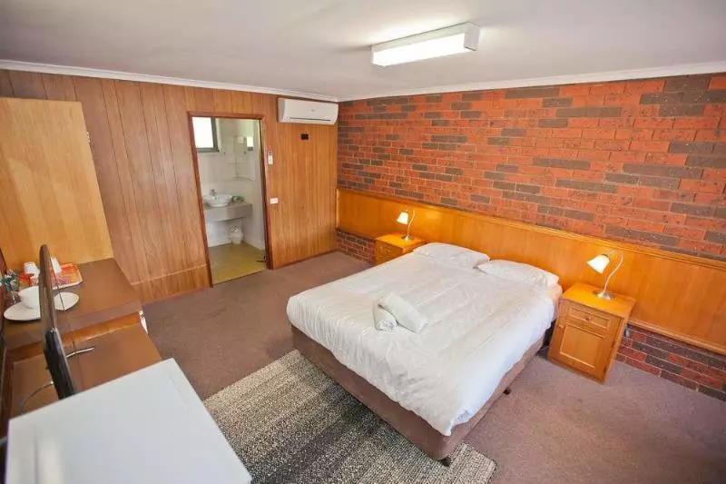 汽车旅馆  Southern Ocean Motor Inn