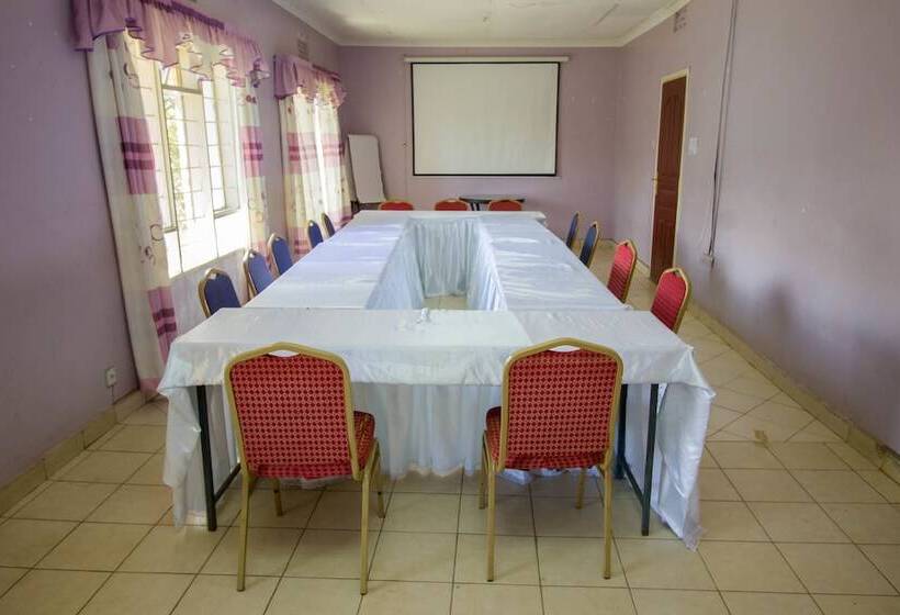 Parkview Safari Hotel And Apartments