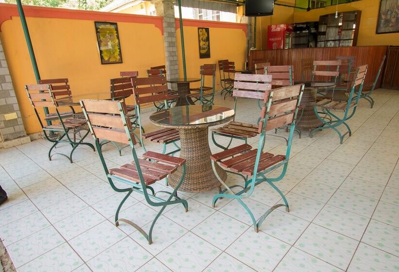 Parkview Safari Hotel And Apartments