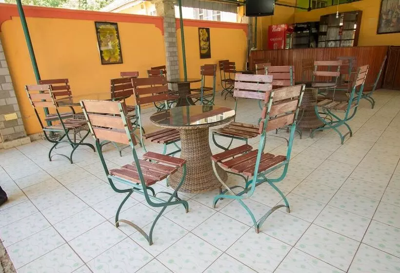 Parkview Safari Hotel And Apartments