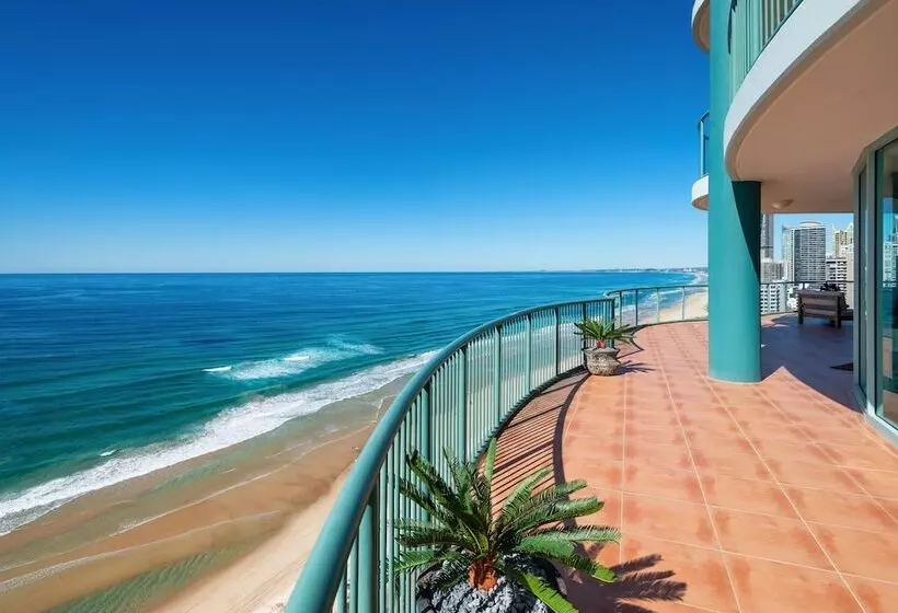 The Waterford On Main Beach