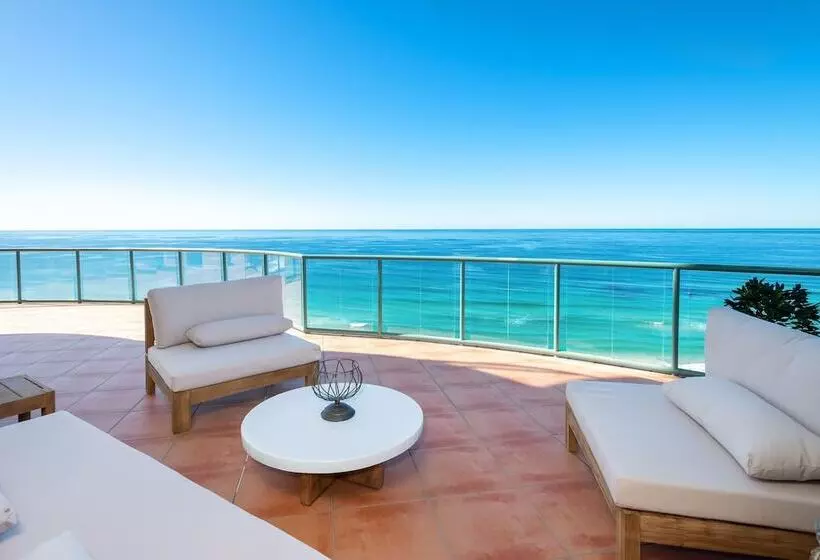 The Waterford On Main Beach