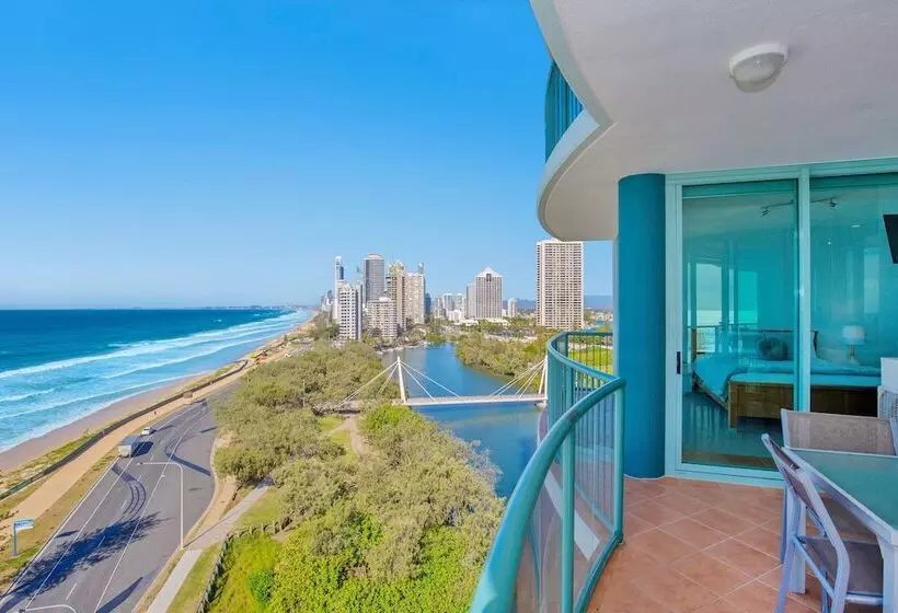 The Waterford On Main Beach