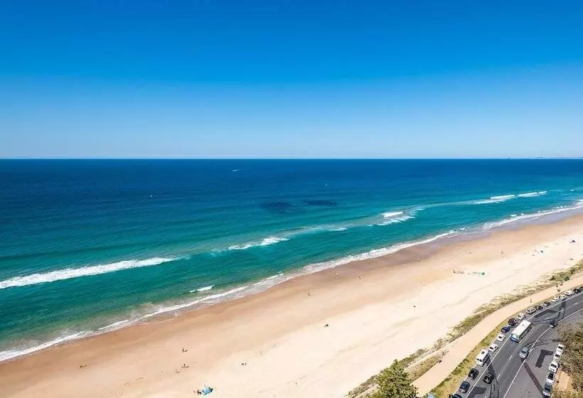 The Waterford On Main Beach