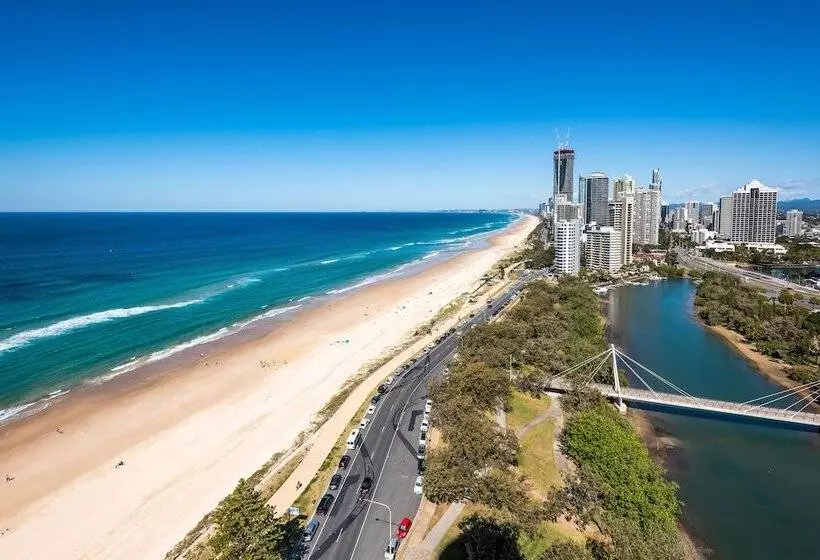 The Waterford On Main Beach