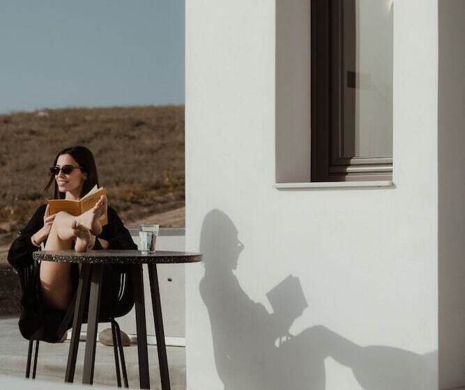 فندق Akri Suites Vourvoulos