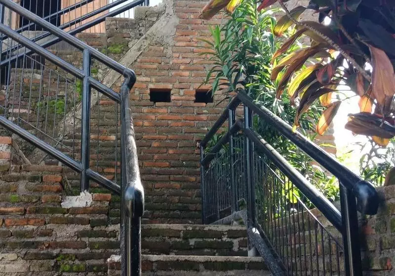 هتل Cheap Inn By Zuzu