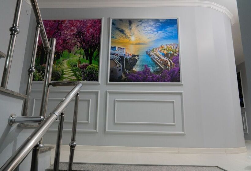 Отель Heraldic Room