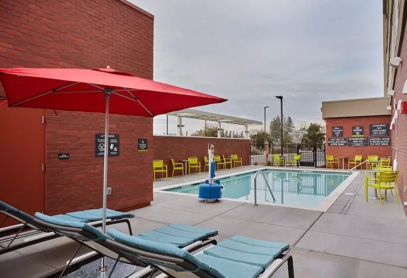 هتل Home2 Suites By Hilton Sacramento At Csus