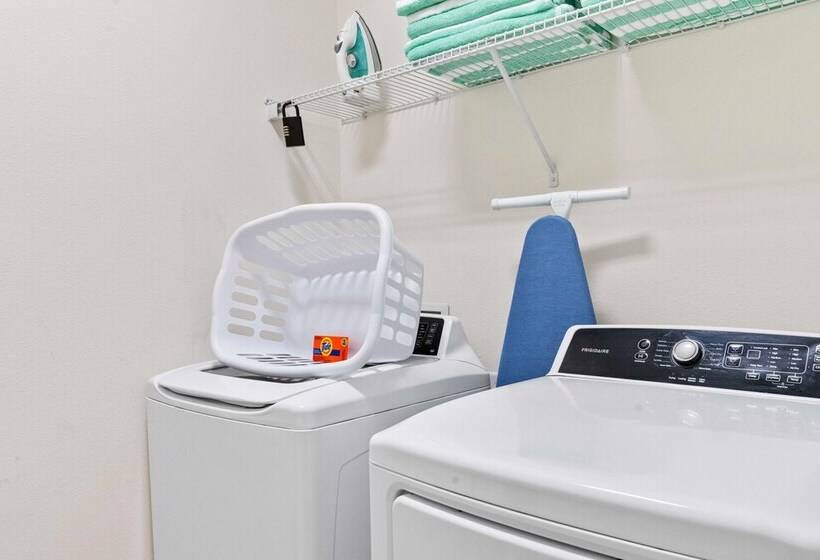 6049 Broad Oak Drive