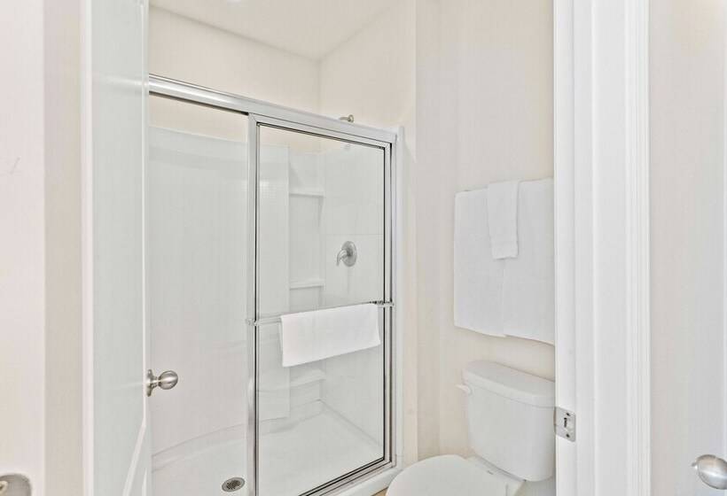 6049 Broad Oak Drive