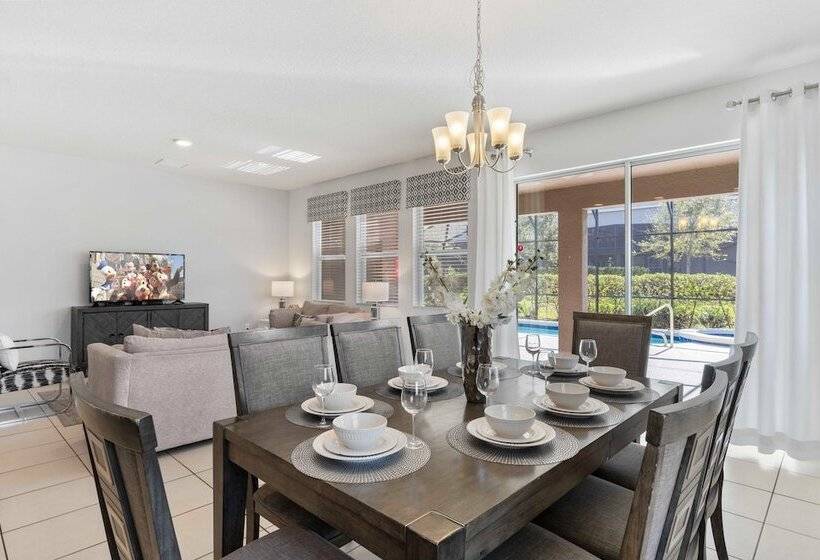 6049 Broad Oak Drive