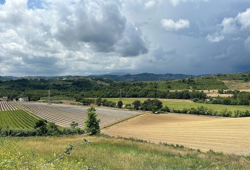 צימר Casale Om Shanti