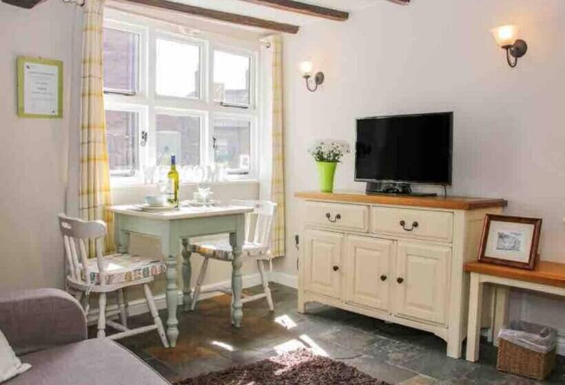 Cottagesleeps2 Fireplace Valleyview Patio Garden