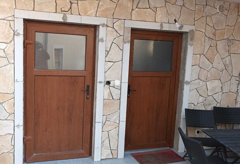 בית מלון כפרי Apartments Senj