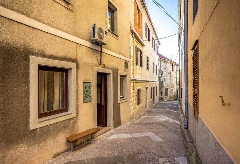 בית מלון כפרי Apartments Senj