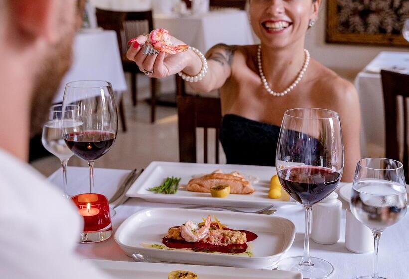 هتل Fort Arabesque The Villas