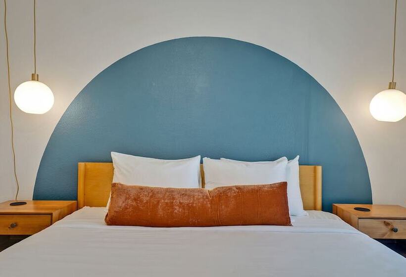 Отель The Starlite Inn