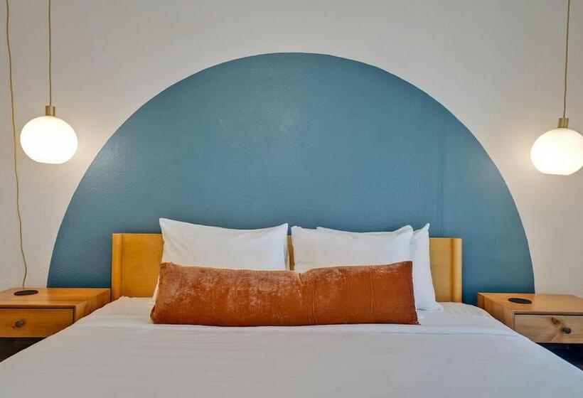 Отель The Starlite Inn