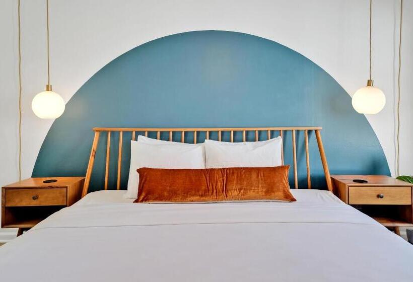 Отель The Starlite Inn