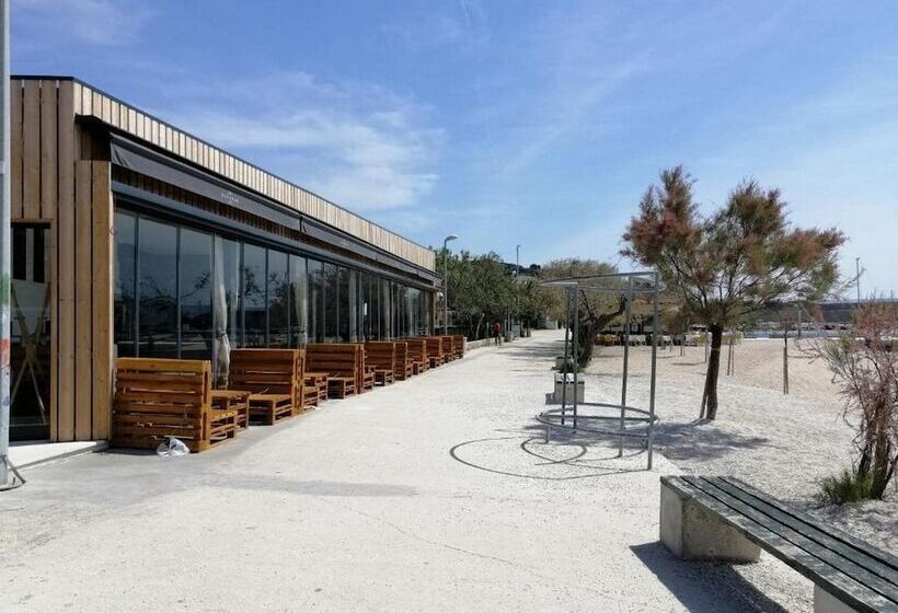 פנסיון Apartments Sun & Sea