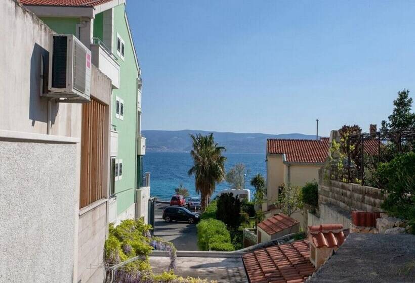 פנסיון Apartments Sun & Sea