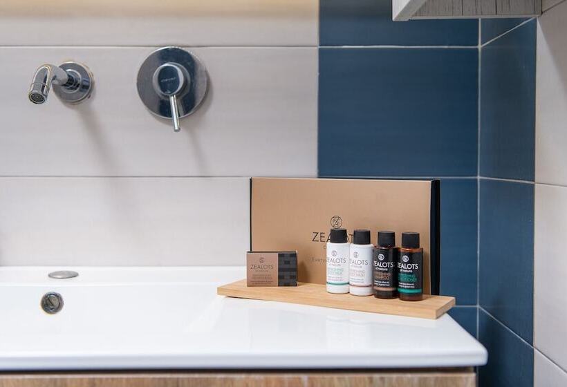 Residencia Golden Comfort Suites