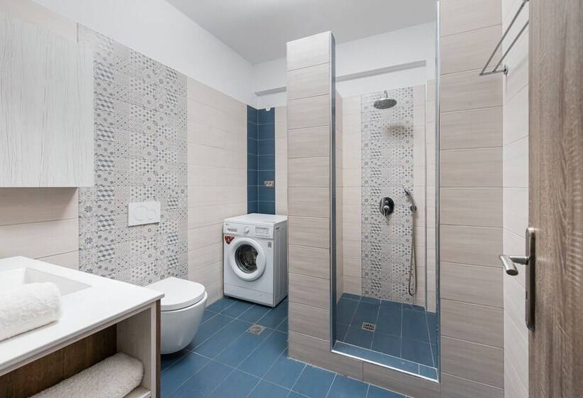 Residencia Golden Comfort Suites