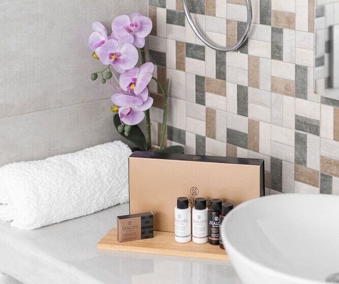 Residencia Golden Comfort Suites