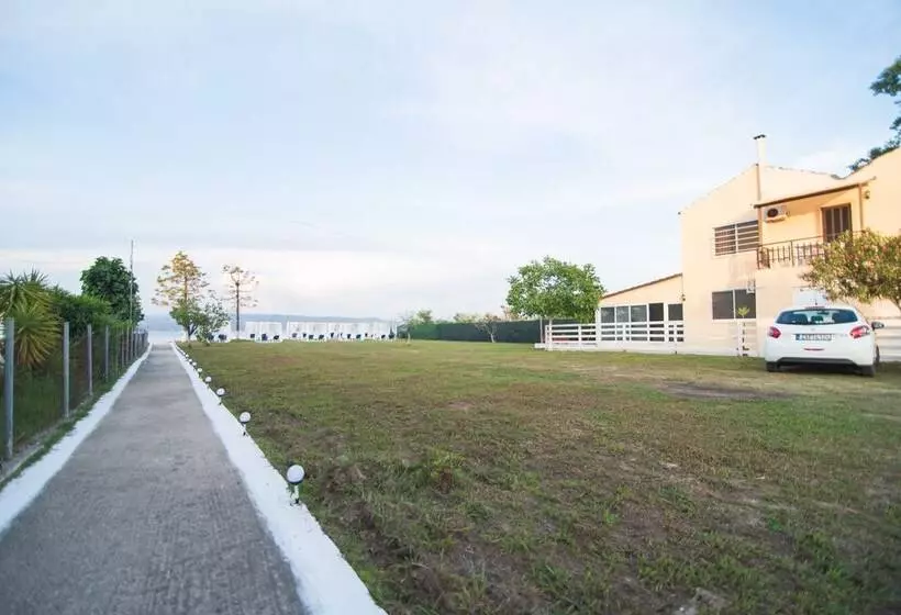 Sandy Beach Annexe