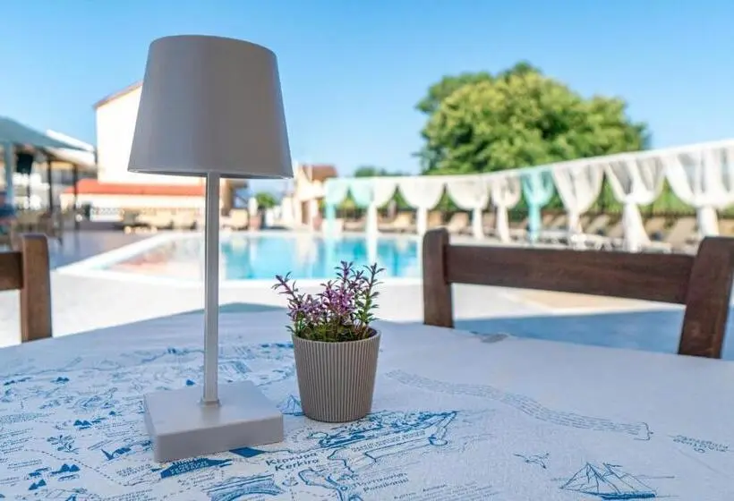 Sandy Beach Annexe