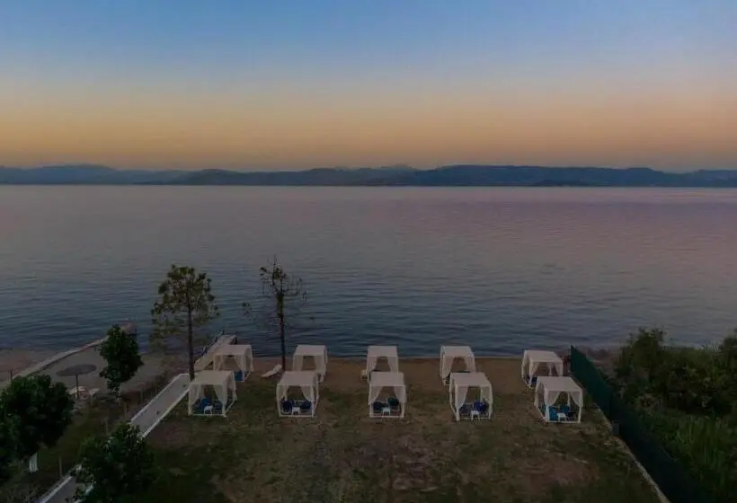 Sandy Beach Annexe