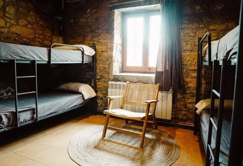 ユースホステル Cases Altes De Posada