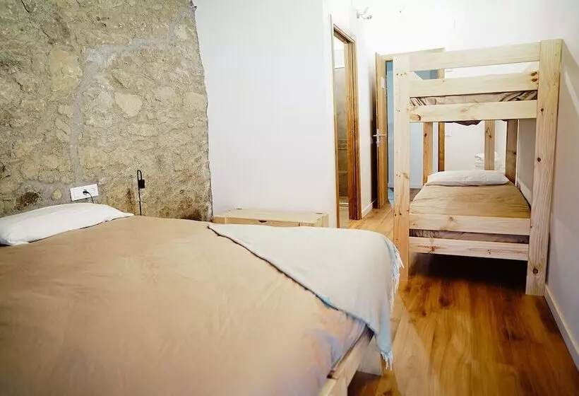 ユースホステル Cases Altes De Posada